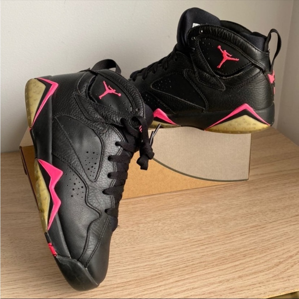 Nike Air Jordan 7 Pink/Black Kids Sneakers- SZ 6 Y- 7.5 W